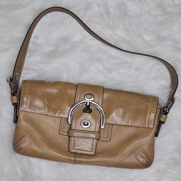 COACH Camel Soho Leather Shoulder Bag L056 8a05 with Scarf and Dustbag - Picture 3 of 16